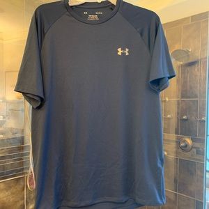 Under Armour Mens Navy Short Sleeve Tshirt - size medium-dri fit material